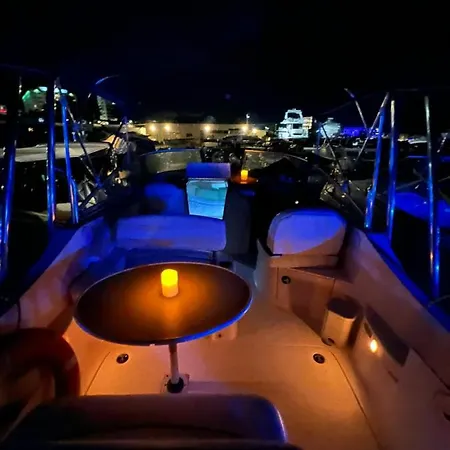 Sol Boat St Raphael Marina Bådhotel Limassol